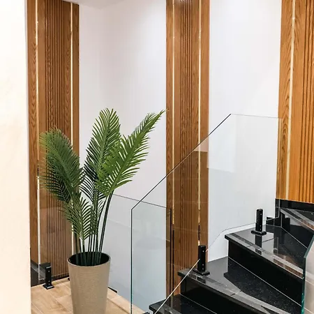 فندق Ambasador دراس