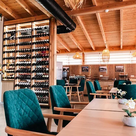 Ambasador 4* دراس