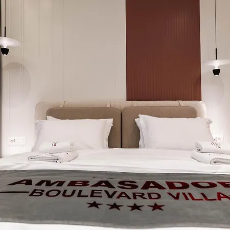 Ambasador 4* دراس