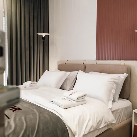 Ambasador 4* دراس