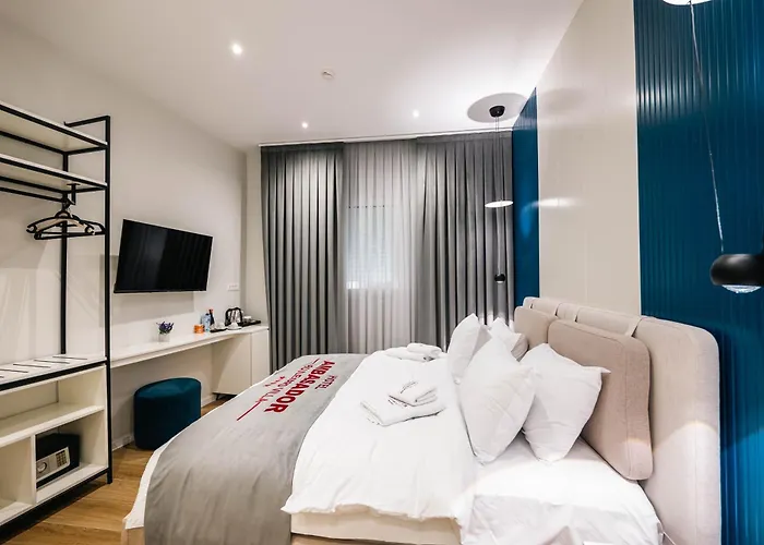 ホテル Ambasador ドゥラス