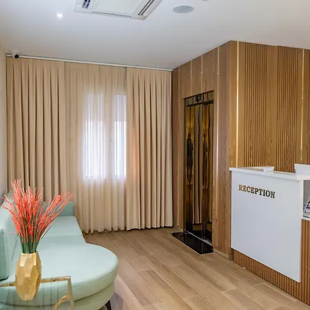 Ambasador Hotel